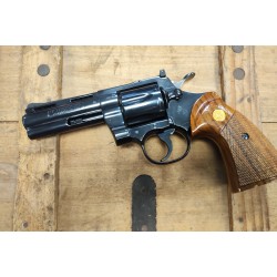 Revolver COLT PYTHON...